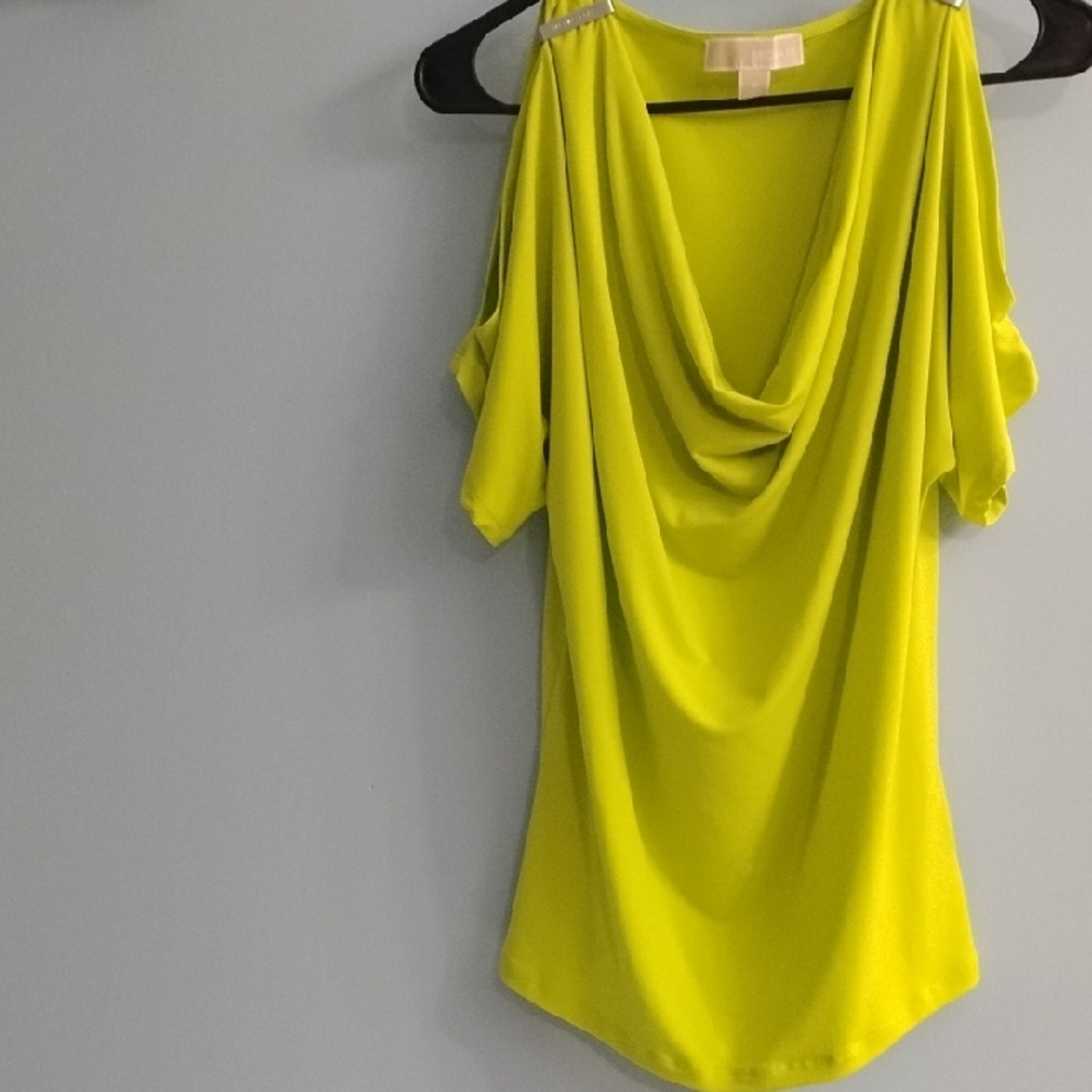 Like New 😍 Michael Kors Vibrant Lime Drape Top Size Medium - Picture 3 of 4